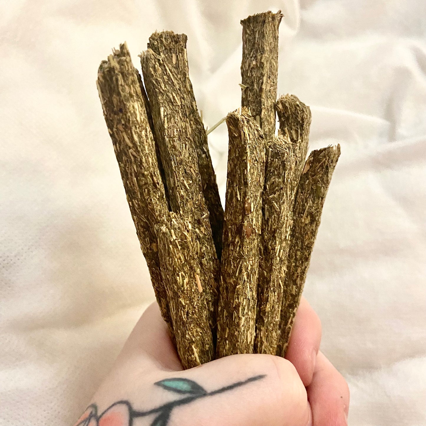 Urinary Aid Hay Based High Fibre Sticks