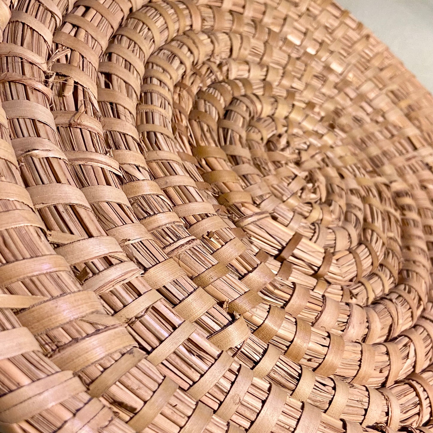Round Palm Leaf Chewable Mat
