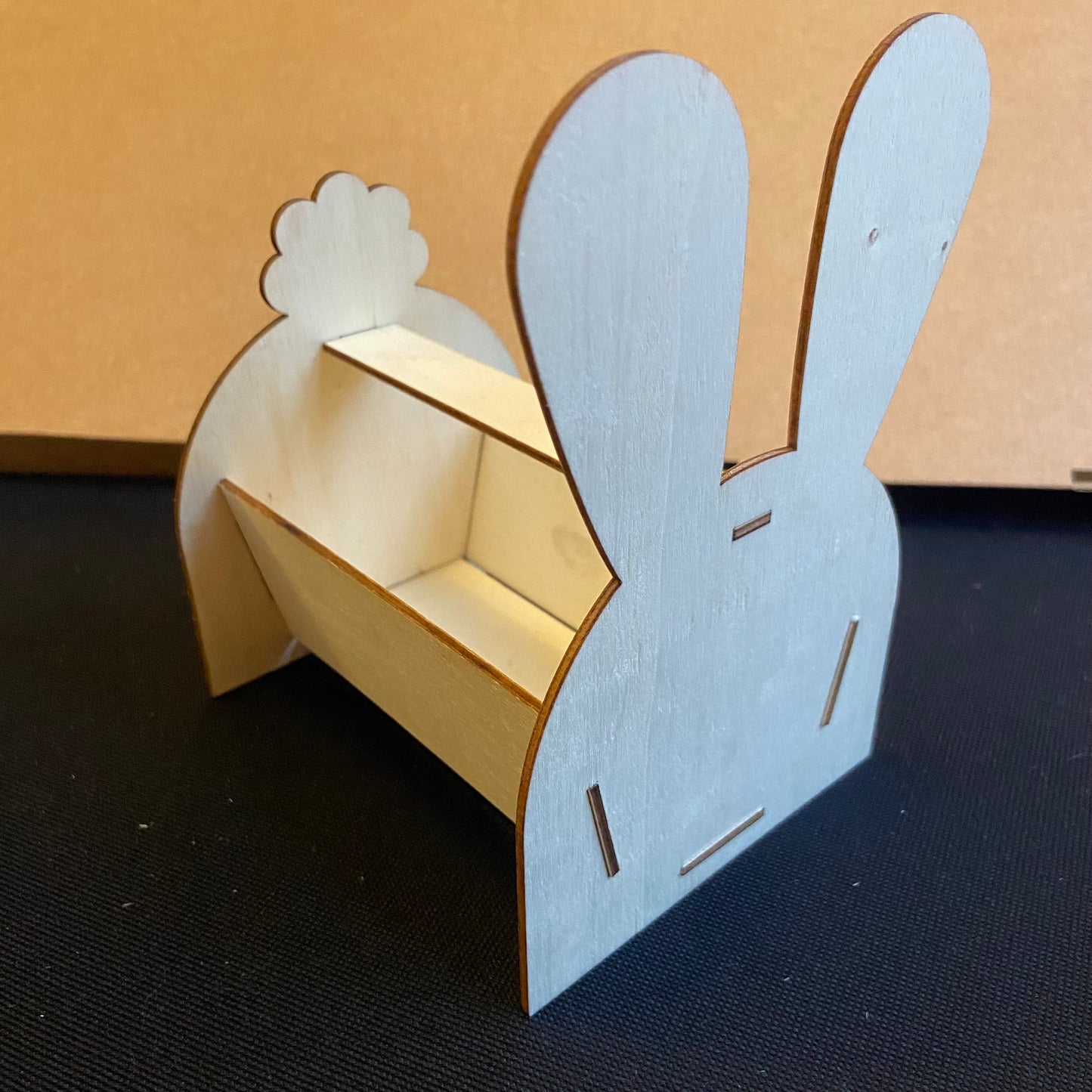 MINI WOODEN FEEDER