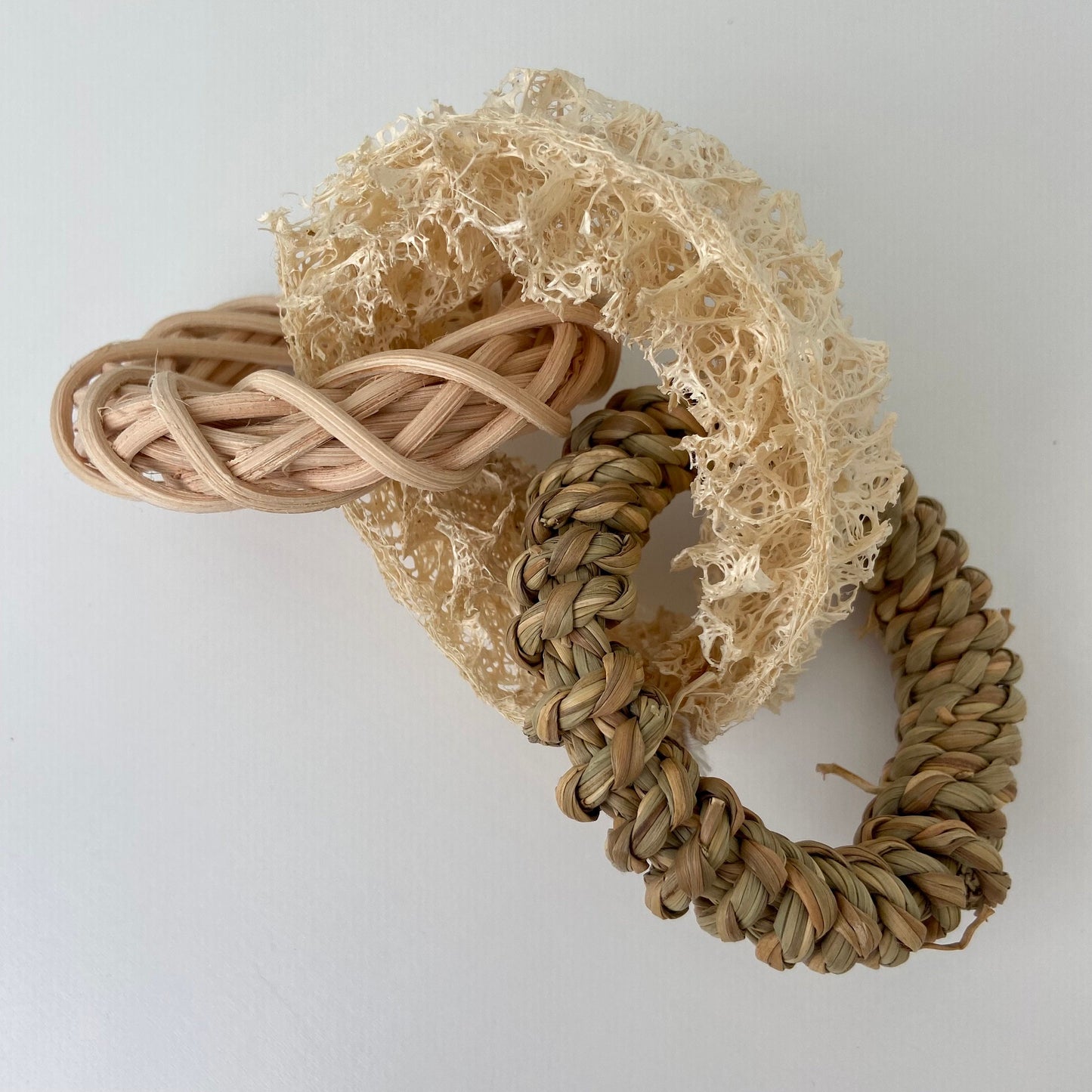 THREE TOSS RINGS Toy